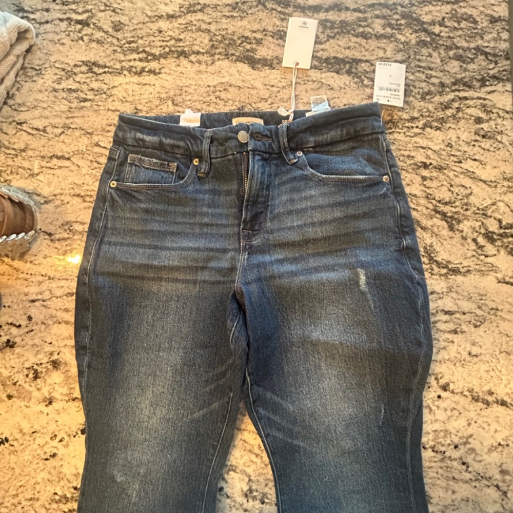 Good American petite, mid-rise bootcut, size 8/29, PERFECT COND., BRAND NEW